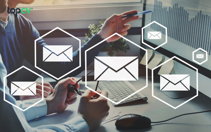 Luôn kết thúc email từ chối ứng viên với lời chào chuyên nghiệp